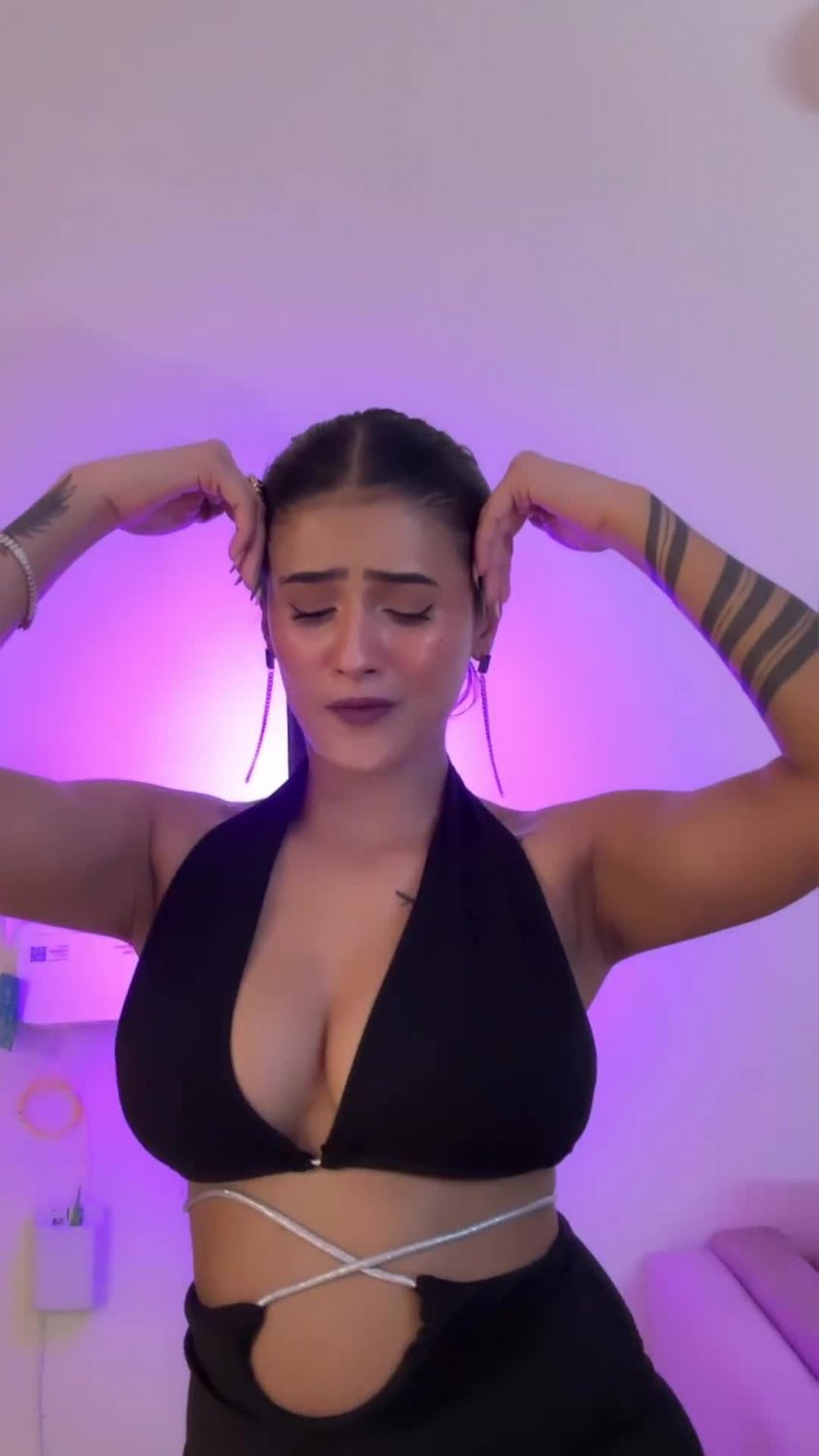Shambhavi indian big busty boobs instagram influencer - EroMe