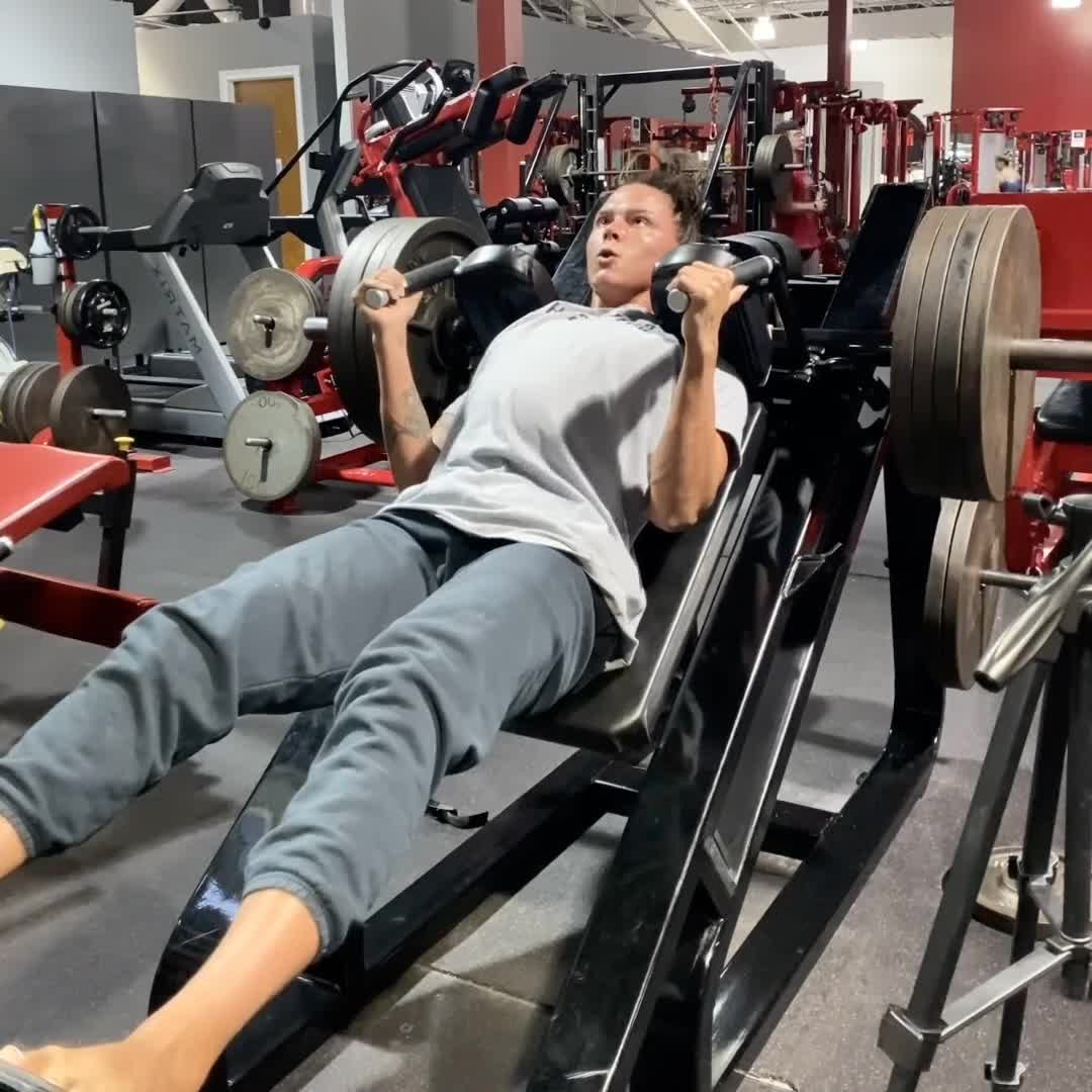 𝓛𝔢Жᵃ ᔕ𝓉𝐀ђ𝕃 🥇💪🍑 - Porn - EroMe