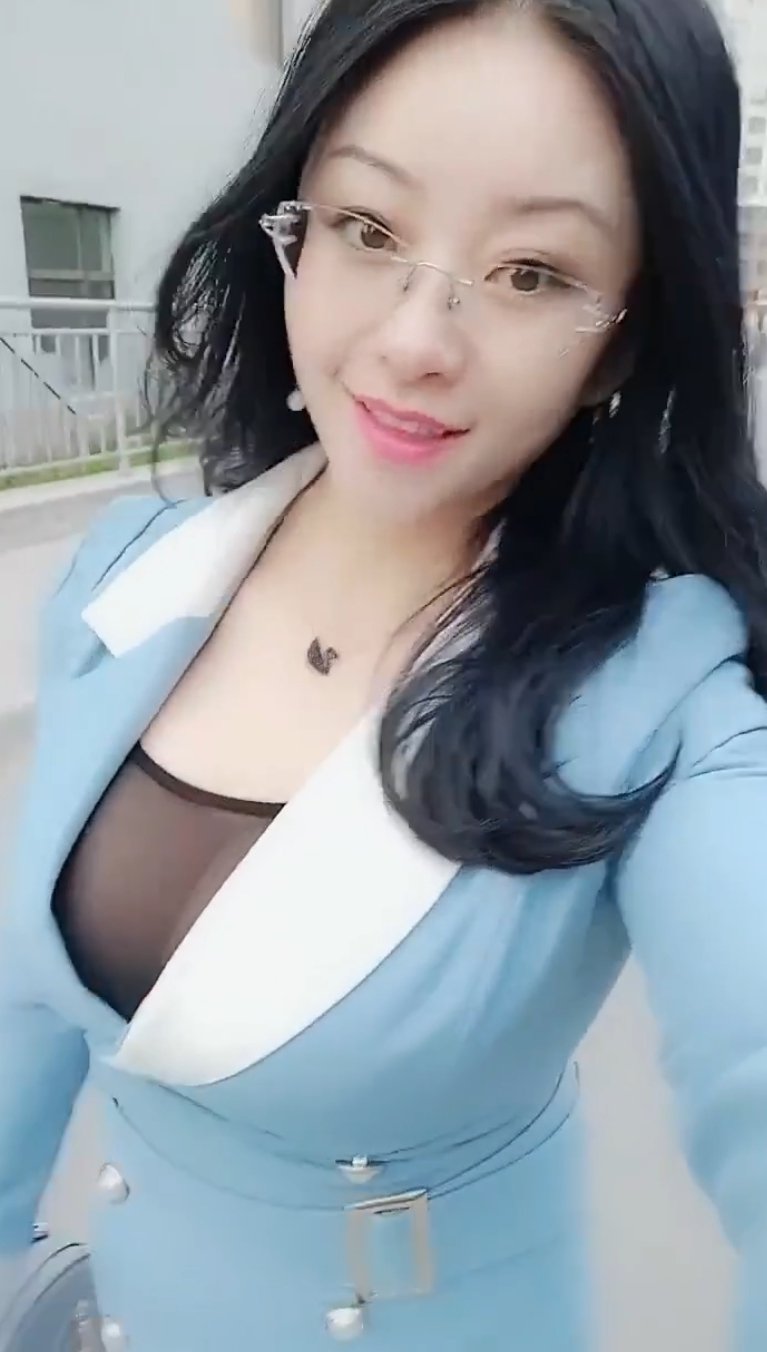 Once again pretending to be a teacher, I successfully got an Asian milf mom to show her big boobs #dkXZxbHD