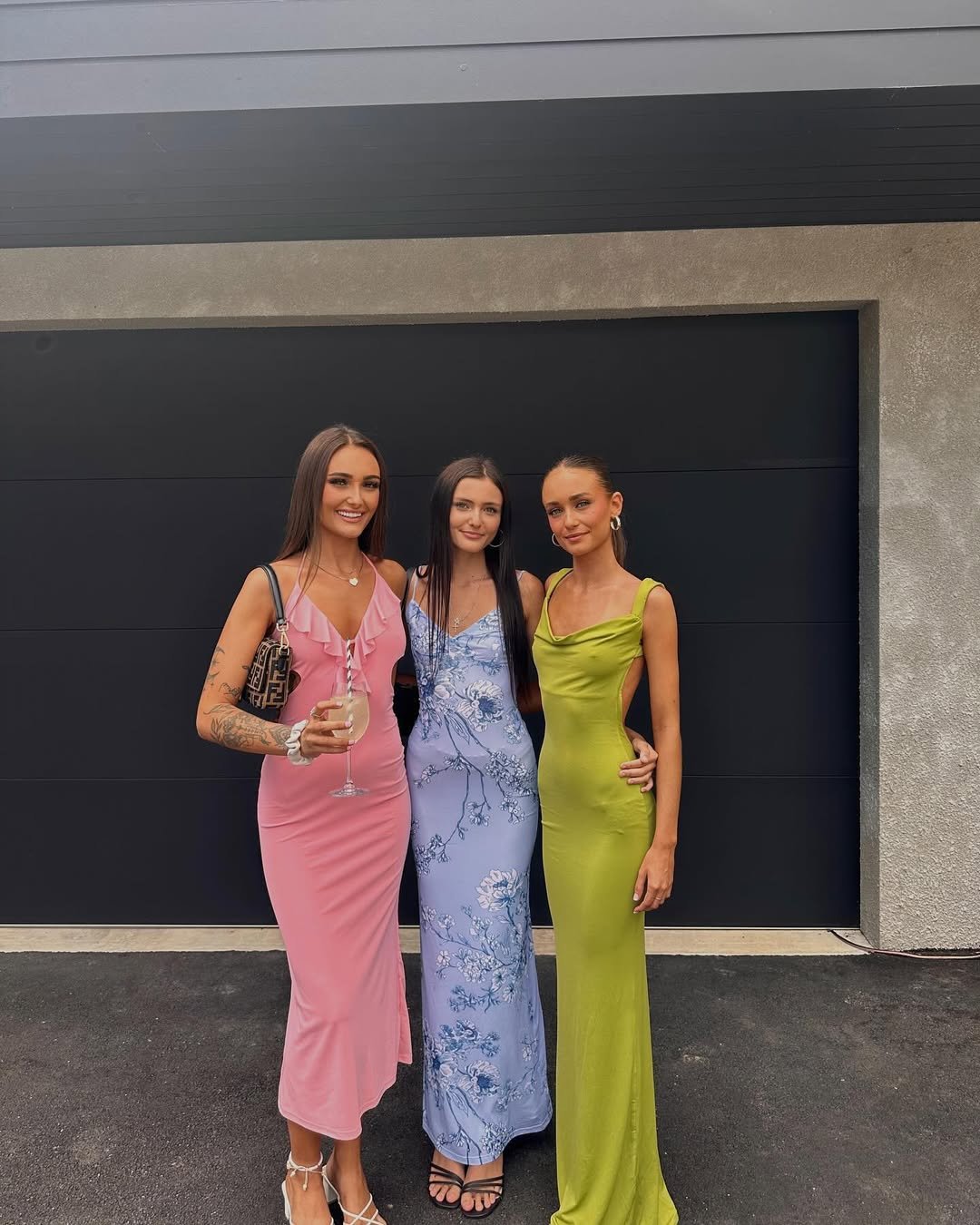 Disclosure #648: Close sisters #NoBdq2sP